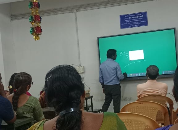 SMART BOARDS - Presented by கரூர் பாராளுமன்ற உறுப்பினர் மாண்புமிகு செ.ஜோதிமணி